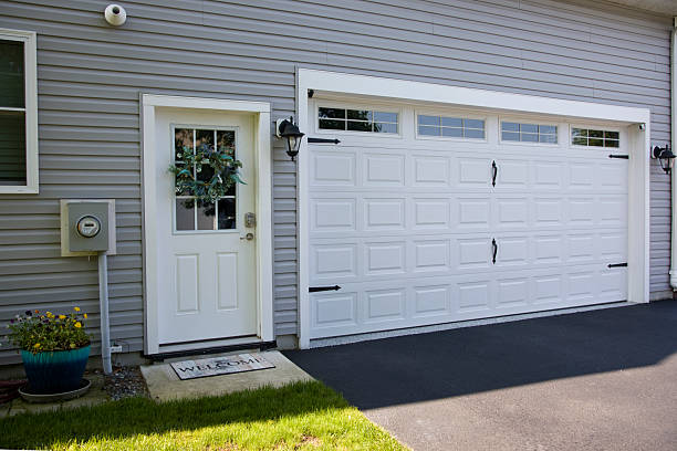 24/7 Emergency Garage Door Panel Replacement experts in Rancho Santa Fe, CA